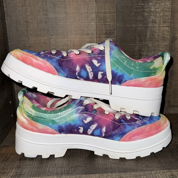 Fila Women's Multicolor Tie-Dye Sneakers - Picture 8 of 10